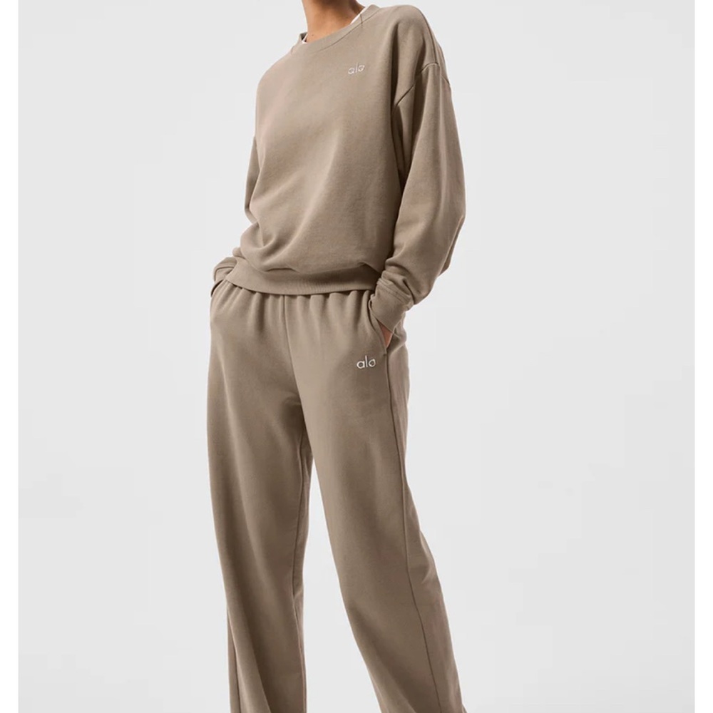 Alo Yoga Accolade Sweat Set